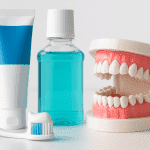 Utilizez pasta cu fluor, trebuie sa folosesc si apa de gura tot cu fluor?